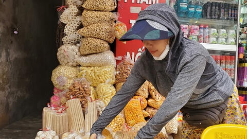 Thu nhập tiền triệu từ bán bỏng ngô ngày Rằm Tháng 7