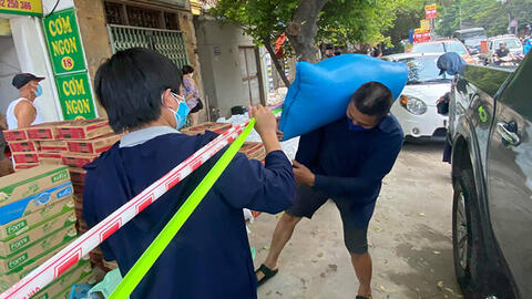 "Xóm ung thư" lập đội tình nguyện, kêu gọi cứu trợ bệnh nhân đang điều trị tại bệnh viện K