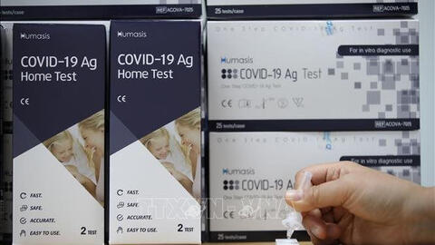 'Loạn' giá test nhanh COVID-19, Bộ Y tế nói gì?