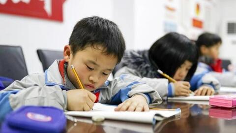 Bà mẹ ở Hà Nội kể chuyện con lớp 6 đã biết kiếm tiền, nhiều người cảnh báo: Coi chừng "sai 1 ly đi 1 dặm"