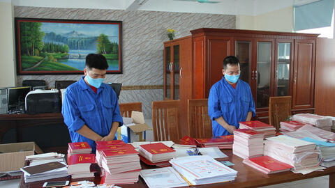 Bắt giam hiệu phó trường THPT làm giả bằng tốt nghiệp cho học sinh