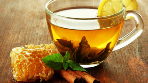 Tự làm thức uống detox sau Tết bằng gia vị và thảo dược
