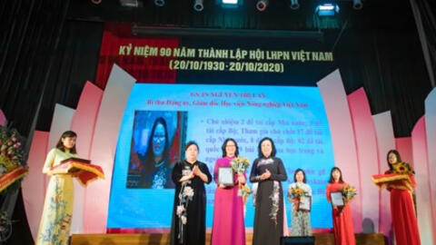 Hành trình nữ Giám đốc Học viện Nông nghiệp trở thành 1 trong 10 phụ nữ Thủ đô tiêu biểu năm 2020