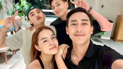 Giữa tin đồn sắp cưới, Sơn Tùng lộ diện tươi rói bên hội bạn 1 thập kỷ và còn có động thái đặc biệt