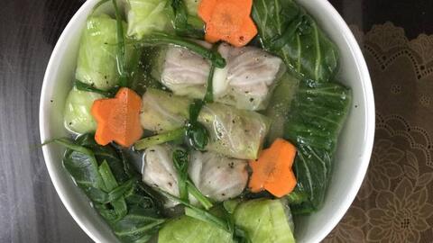 Cách nấu canh bắp cải cuộn thịt ngon mà dễ làm