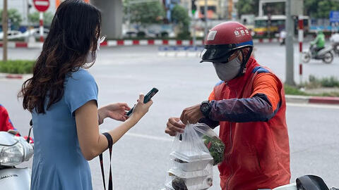 TP.HCM ra công văn khẩn liên quan đến việc người dân không thể mua thức ăn mang về
