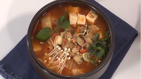Món ngon mỗi ngày: Canh nghêu kim chi tía tô
