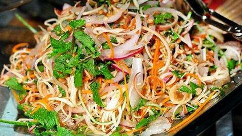 Cách làm gỏi hoa chuối chay đơn giản mà ngon