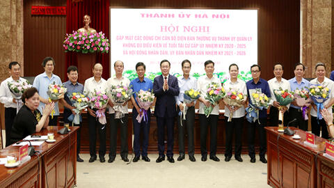Nhiều cán bộ chủ chốt ở Hà Nội tự nguyện xin nghỉ sớm