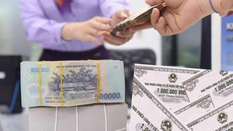 Bán giấy '3 không' thu tiền thật: Khối rủi ro 500.000 tỷ đáng sợ