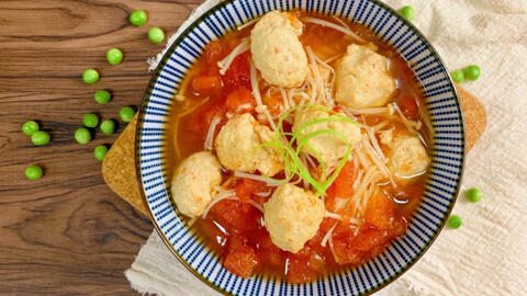 Canh gà nấm cà chua – món ngon vừa giảm cân lại sáng da