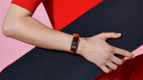 Có 2 triệu đồng, chọn smartwatch nào cho nữ?