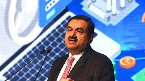 Tỷ phú Adani hứa trả lại 2,5 tỷ USD cho các nhà đầu tư khi cổ phiếu 'lao dốc'