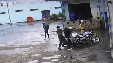 Tước danh hiệu Công an nhân dân 3 cán bộ công an ở Sóc Trăng đánh 2 thiếu niên