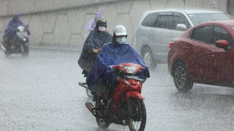 Hà Nội chuẩn bị đón mưa rất to, có khả năng có lốc, sét, mưa đá