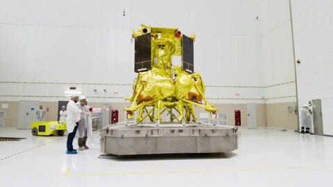 Giám đốc Roscosmos tiết lộ nguyên nhân chính khiến Luna 25 đâm sầm vào Mặt Trăng: Sai một li đi "một tàu vũ trụ"
