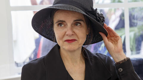 "Dòng máu cao quý" của Amélie Nothomb: dịu dàng, hài hước và cảm động