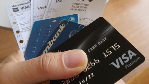 Các ngân hàng thương mại muốn Visa, MasterCard miễn, giảm các loại phí