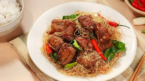Món ngon mỗi ngày: Sườn non xào chanh sả