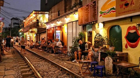 Cà phê “xóm đường tàu” bị giải tán