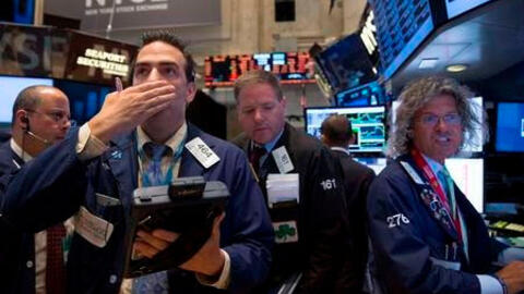 S&P 500 bật tăng khi các nhà đầu tư đổ tiền vào cổ phiếu công nghệ