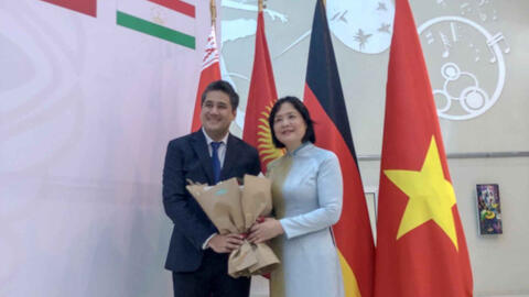 NSƯT Bùi Công Duy được Kazakhstan phong hàm Giáo sư danh dự
