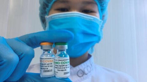 COVID-19: Vaccine Nano Covax thử nghiệm giai đoạn 3; Bộ Y tế đàm phán mua vaccine Sputnik V