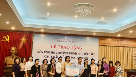 Chi hội Nữ trí thức Bộ KH&CN ủng hộ Chương trình “Mẹ đỡ đầu”