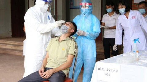 Đã tìm được 142 người đi cùng chuyến bay với 2 ca nhiễm Covid-19 nhập cảnh trái phép