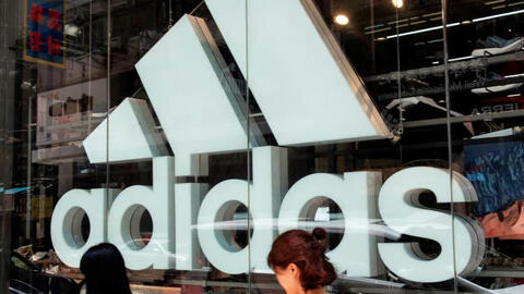 CEO Adidas: Chưa biết khi nào hãng sẽ tiếp tục hoạt động kinh doanh tại Nga