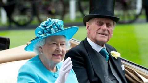 Chuyện tình yêu hơn 70 năm của Nữ hoàng Anh Elizabeth II