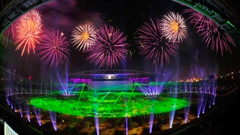 Bắn pháo hoa khai mạc SEA Games 31 tại sân vận động Mỹ Đình
