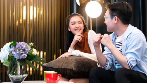 Đi đám cưới người yêu cũ, tôi vô tình "cua" được bạn trai cũ của cô dâu