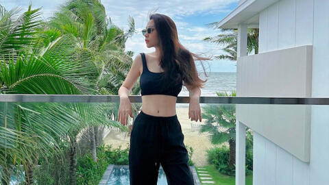 "Mẹ bỉm" Đàm Thu Trang tự tin khoe eo thon sau hơn 2 tháng sinh con trai