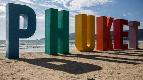 Thái Lan phong tỏa đảo Phuket sau 30 ngày mở cửa cho khách du lịch