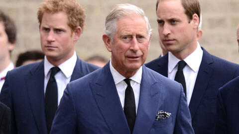 Vội vã về Anh vì bệnh tình của Vua Charles, Harry vẫn có hành động kiên quyết với anh trai William