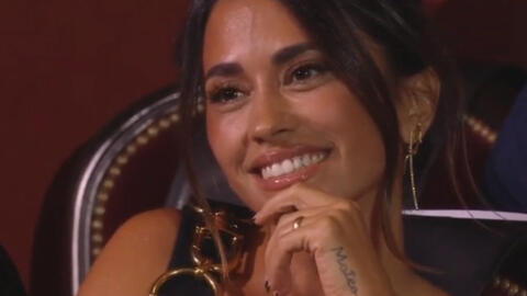 Ánh mắt đầy hạnh phúc và tự hào của bà xã Antonela khi siêu sao Lionel Messi giành Quả bóng vàng lịch sử