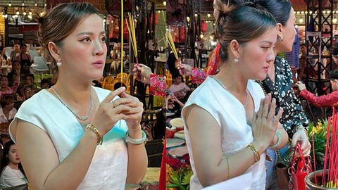 Con gái cố NS. Vũ Linh lộ diện tại buổi cúng Tổ nghiệp, lên đồ sang trọng quá khác trước đây