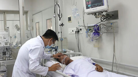 Người cha bị rắn hổ mang chúa cắn tiên lượng rất xấu