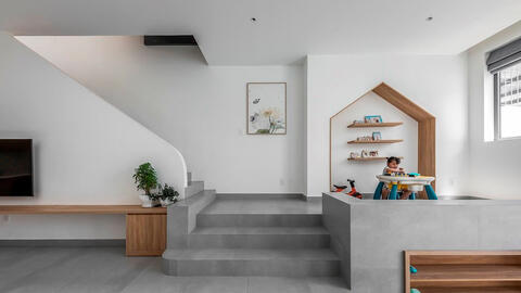 Ngôi nhà trắng xám nhiều không gian vận động cho trẻ ở Bình Dương