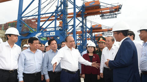 Thủ tướng Nguyễn Xuân Phúc kiểm tra 'cửa ngõ giao thương phía Nam'