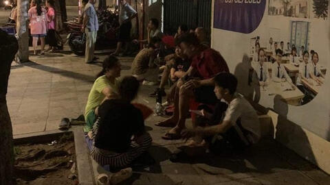 Đại biểu Quốc hội: "Tại sao lại để phụ huynh phải quây trường để nộp hồ sơ xin học cho con?"