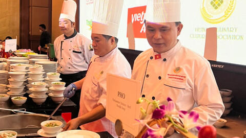 Nghệ nhân Lê Văn Khánh “gây thương nhớ” với món ẩm thực ở sự kiện kỷ niệm Quốc Khánh Việt Nam  tại Thái Lan