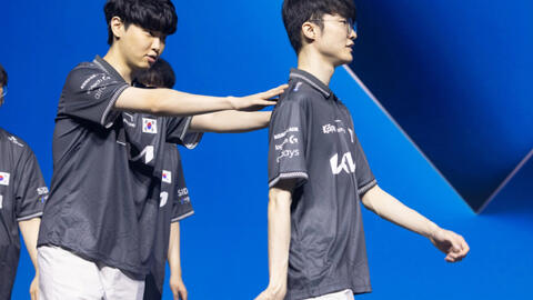 Faker, Zeus cùng dàn sao LMHT bất ngờ trở thành đồng đội, chuyện gì đây?