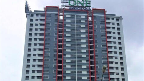 Hà Nội: Bé trai rơi từ tầng 6 chung cư xuống tầng 3 tử vong