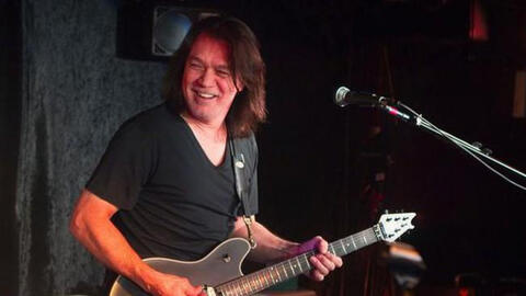 "Nghệ sĩ guitar vĩ đại nhất mọi thời đại" Eddie Van Halen qua đời