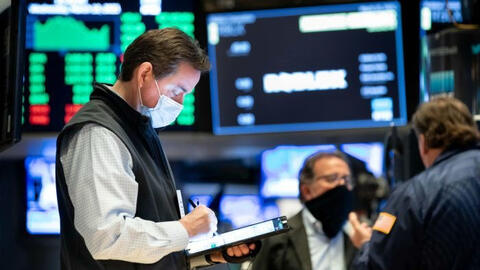 Thị trường chứng khoán Mỹ tăng giảm trái chiều