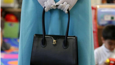 Nhiều thương hiệu thời trang "mất ngủ" khi Nữ hoàng Anh qua đời, thấp thỏm chờ quyết định cuối cùng từ Vua Charles III