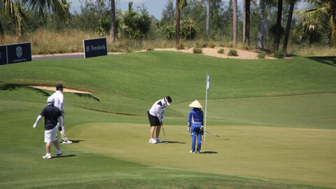 Ông Nguyễn Viết Dũng lên tiếng về sự việc hành hung nhân viên sân golf