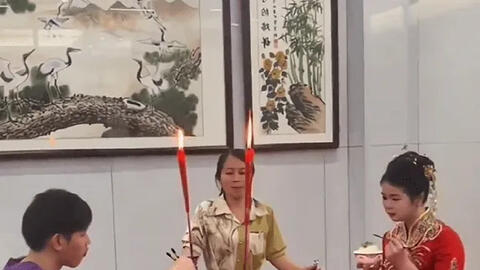 Cô dâu ăn bữa cơm chia tay trước khi lên xe theo chồng về dinh, mẹ nói một câu khiến cư dân mạng bức xúc: "Như thời phong kiến"